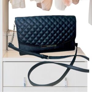 Nine West Black Quilted Faux
Leather Crossbody Purse